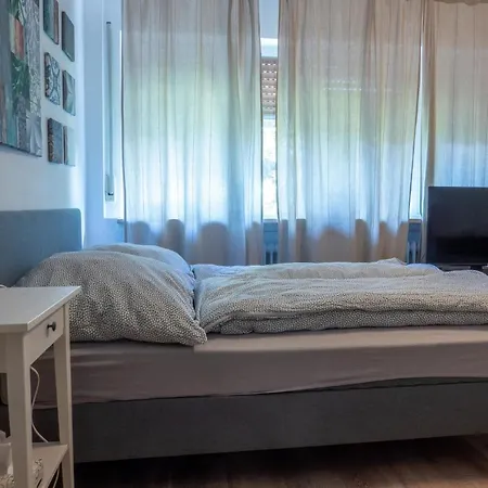 Kleines Souterrain Direkt Am Park *