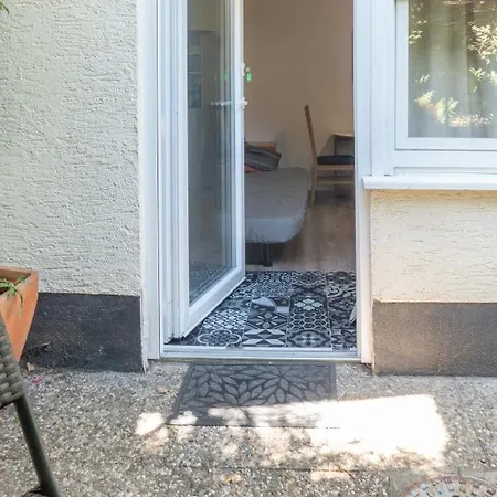 Kleines Souterrain Direkt Am Park Apartment *
