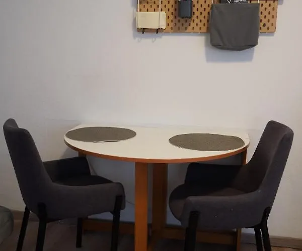 Kleines Souterrain Direkt Am Park