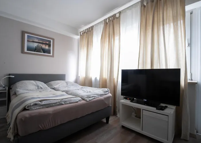 Kleines Souterrain Direkt Am Park *